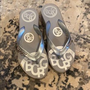 BCBG silver flip flops with small heel